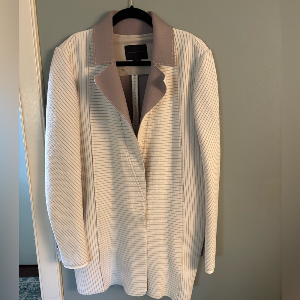 Elegant White and Cream Blazer (scuba)